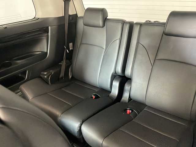 トヨタ アルファード S Cパッケージ 兵庫県 2019(平31)年 7万km ホワイトパールクリスタルシャイン ・純正ナビ&TV&CD&SD&BT&HDMI&USB/・バックカメラ/・モデリスタエアロ/・社外２０インチアルミホイール/・サンルーフ/・前後ドライブレコーダー/・革シート/・ビルトインETC/・運転席メモリー付きパワー/・前席パワーシート/・前席シートヒーター/・ベンチレーション/・2列目オットマン/・助手席オットマン/・ステアリングヒーター/・社外車高調/・電子パーキングブレーキ/・オートホールド/・横滑り防止装置/・ウッドコンビステアリング/・ステアリングスイッチ/・両側パワースライドドア/・パワーバックドア/・左右独立エアコン/・後席エアコン/・社外デジタルインナーミラー/・トヨタセーフティセンス/・レーンレーシングアシスト/・クリアランスソナー/・パーキングサポートブレーキ/・プリクラッシュセーフティ/・ロードサインアシスト/・レーダークルーズコントロール/・オートマチックハイビーム/・先行者発進告知/・自動防眩ミラー/・3眼LEDライト/・LEDフォグランプ/・シーケンシャルウィンカー/・オートワイパー/・オートライト/・フォグランプ/・ウインカーミラー/・ドアバイザー/・純正フロアマット