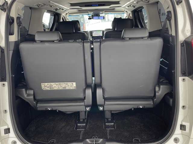 トヨタ アルファード S Cパッケージ 兵庫県 2019(平31)年 7万km ホワイトパールクリスタルシャイン ・純正ナビ&TV&CD&SD&BT&HDMI&USB/・バックカメラ/・モデリスタエアロ/・社外２０インチアルミホイール/・サンルーフ/・前後ドライブレコーダー/・革シート/・ビルトインETC/・運転席メモリー付きパワー/・前席パワーシート/・前席シートヒーター/・ベンチレーション/・2列目オットマン/・助手席オットマン/・ステアリングヒーター/・社外車高調/・電子パーキングブレーキ/・オートホールド/・横滑り防止装置/・ウッドコンビステアリング/・ステアリングスイッチ/・両側パワースライドドア/・パワーバックドア/・左右独立エアコン/・後席エアコン/・社外デジタルインナーミラー/・トヨタセーフティセンス/・レーンレーシングアシスト/・クリアランスソナー/・パーキングサポートブレーキ/・プリクラッシュセーフティ/・ロードサインアシスト/・レーダークルーズコントロール/・オートマチックハイビーム/・先行者発進告知/・自動防眩ミラー/・3眼LEDライト/・LEDフォグランプ/・シーケンシャルウィンカー/・オートワイパー/・オートライト/・フォグランプ/・ウインカーミラー/・ドアバイザー/・純正フロアマット