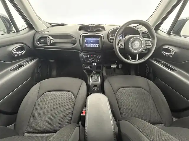 クライスラー・ジープ ジープ レネゲード ナイトイーグル 熊本県 2021(令3)年 3.5万km 青 ワンオーナー　/純正７インチオーディオ（ＡｐｐｌＣａｒＰｌａｙ・ＡｎｄｒｏｉｄＡｕｔｏ・ＵＳＢ・AUX・BT）/バックカメラ　/社外前後ドライブレコーダー　/レーダークルーズコントロール/ＥＴＣ　/衝突軽減ブレーキ/ブラインドスポットモニター/アイドリングストップ/パーキングアシスト/社外フロアマット/純正１８インチAW/オートライト/フォグライト/スマートキー/プッシュスタート/スペアキー1本/保証書/取扱説明書