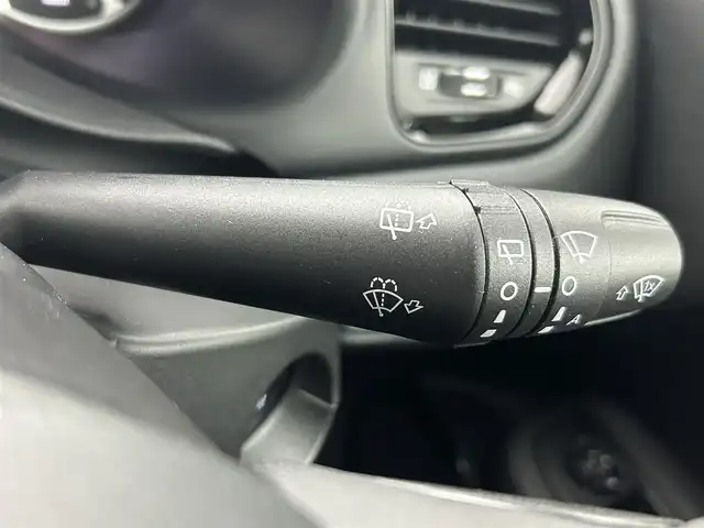 クライスラー・ジープ ジープ レネゲード ナイトイーグル 熊本県 2021(令3)年 3.5万km 青 ワンオーナー　/純正７インチオーディオ（ＡｐｐｌＣａｒＰｌａｙ・ＡｎｄｒｏｉｄＡｕｔｏ・ＵＳＢ・AUX・BT）/バックカメラ　/社外前後ドライブレコーダー　/レーダークルーズコントロール/ＥＴＣ　/衝突軽減ブレーキ/ブラインドスポットモニター/アイドリングストップ/パーキングアシスト/社外フロアマット/純正１８インチAW/オートライト/フォグライト/スマートキー/プッシュスタート/スペアキー1本/保証書/取扱説明書