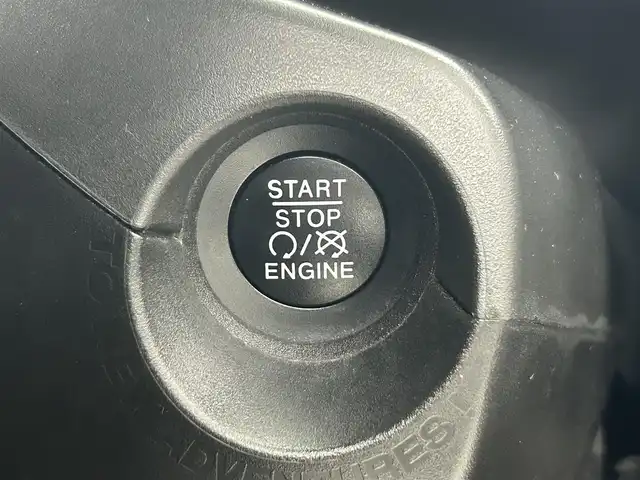 クライスラー・ジープ ジープ レネゲード ナイトイーグル 熊本県 2021(令3)年 3.5万km 青 ワンオーナー　/純正７インチオーディオ（ＡｐｐｌＣａｒＰｌａｙ・ＡｎｄｒｏｉｄＡｕｔｏ・ＵＳＢ・AUX・BT）/バックカメラ　/社外前後ドライブレコーダー　/レーダークルーズコントロール/ＥＴＣ　/衝突軽減ブレーキ/ブラインドスポットモニター/アイドリングストップ/パーキングアシスト/社外フロアマット/純正１８インチAW/オートライト/フォグライト/スマートキー/プッシュスタート/スペアキー1本/保証書/取扱説明書