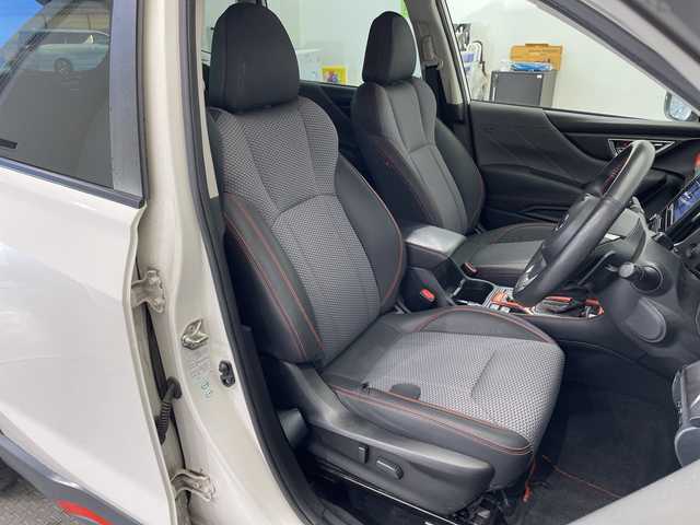 スバル フォレスター X－ブレイク 栃木県 2019(平31)年 10.9万km クリスタルホワイトP 純正ナビ/(CD/DVD/フルセグTV/SD/MSV/USB)/4WD/バックカメラ/アイサイト/・プリクラッシュブレーキ/・全車速追従式クルーズコントロール/・車線逸脱警報/・誤発進抑制機能/コーナーセンサー/ETC/禁煙車/パワーシート/ハーフレザーシート/シートヒーター/ルーフレール/ステアリングヒーター/パワーバックドア/オートライト/LEDヘッドライト/フォグランプ/スマートキー/プッシュスタート/ステアリングスイッチ/ドアバイザー/革巻きステアリング/ウィンカーミラー/電動格納ミラー/純正17インチアルミホイール/純正フロアマット