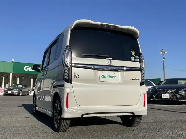 ホンダ Ｎ ＢＯＸ カスタム G L ターボ ホンダセンシング 千葉県 2019(令1)年 1.3万km プラチナホワイトパール ホンダセンシング/・衝突軽減ブレーキ/・レーンキープアシスト/・アダプティブクルーズコントロール/・オートマチックハイビーム/純正8インチSDナビ【VXU-207NBi】/・CD/DVD/MSV/Bluetooth/フルセグ/バックカメラ/ハーフレザーシート/前席シートヒーター/スマートキー/パドルシフト/純正LEDヘッドライト/フォグランプ/純正15インチアルミホイール/社外ドライブレコーダー/ビルトインETC/本革巻きステアリング/ドアバイザー/サイド＆カーテンエアバッグ/新車時保証書＆取扱説明書