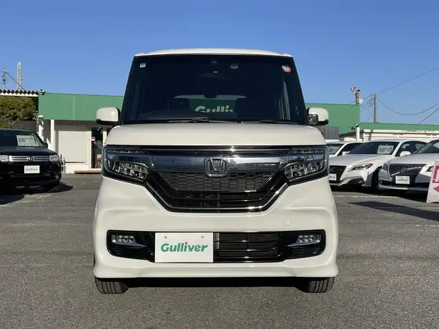 ホンダ Ｎ ＢＯＸ カスタム G L ターボ ホンダセンシング 千葉県 2019(令1)年 1.3万km プラチナホワイトパール ホンダセンシング/・衝突軽減ブレーキ/・レーンキープアシスト/・アダプティブクルーズコントロール/・オートマチックハイビーム/純正8インチSDナビ【VXU-207NBi】/・CD/DVD/MSV/Bluetooth/フルセグ/バックカメラ/ハーフレザーシート/前席シートヒーター/スマートキー/パドルシフト/純正LEDヘッドライト/フォグランプ/純正15インチアルミホイール/社外ドライブレコーダー/ビルトインETC/本革巻きステアリング/ドアバイザー/サイド＆カーテンエアバッグ/新車時保証書＆取扱説明書
