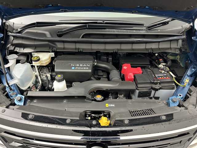 日産 セレナ e－パワー ルキシオン 三重県 2023(令5)年 0.8万km ミディアムブルーメタリック /禁煙車//純正12.3インチnissanコネクトナビ//アラウンドビューモニター//プロパイロット//プロパイロットパーキング//フロントダイナミックパック//フロントグリルイルミネーション//フロントバンパーイルミネーション//フロントプロテクター//ハンズフリー機能付き両側パワースライドドア//ワイヤレス充電//100V電源//エマージェンシーブレーキ//衝突軽減ブレーキ//レーンキープアシスト//レーダークルーズコントロール//ブラインドスポットモニター//前後コーナーセンサー//インテリジェントスマートルームミラー//純正前後ドライブレコーダー//1列目、2列目シートヒーター//ステアリングヒーター//合皮シート//純正ビルトインETC2.0