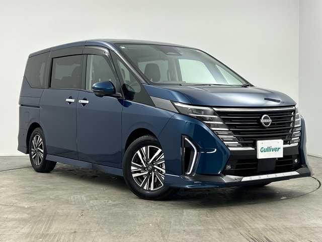 日産 セレナ e－パワー ルキシオン 三重県 2023(令5)年 0.8万km ミディアムブルーメタリック /禁煙車//純正12.3インチnissanコネクトナビ//アラウンドビューモニター//プロパイロット//プロパイロットパーキング//フロントダイナミックパック//フロントグリルイルミネーション//フロントバンパーイルミネーション//フロントプロテクター//ハンズフリー機能付き両側パワースライドドア//ワイヤレス充電//100V電源//エマージェンシーブレーキ//衝突軽減ブレーキ//レーンキープアシスト//レーダークルーズコントロール//ブラインドスポットモニター//前後コーナーセンサー//インテリジェントスマートルームミラー//純正前後ドライブレコーダー//1列目、2列目シートヒーター//ステアリングヒーター//合皮シート//純正ビルトインETC2.0