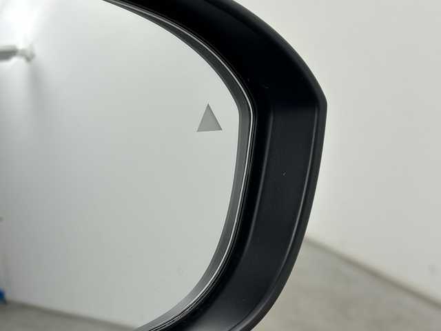 日産 セレナ e－パワー ルキシオン 三重県 2023(令5)年 0.8万km ミディアムブルーメタリック /禁煙車//純正12.3インチnissanコネクトナビ//アラウンドビューモニター//プロパイロット//プロパイロットパーキング//フロントダイナミックパック//フロントグリルイルミネーション//フロントバンパーイルミネーション//フロントプロテクター//ハンズフリー機能付き両側パワースライドドア//ワイヤレス充電//100V電源//エマージェンシーブレーキ//衝突軽減ブレーキ//レーンキープアシスト//レーダークルーズコントロール//ブラインドスポットモニター//前後コーナーセンサー//インテリジェントスマートルームミラー//純正前後ドライブレコーダー//1列目、2列目シートヒーター//ステアリングヒーター//合皮シート//純正ビルトインETC2.0