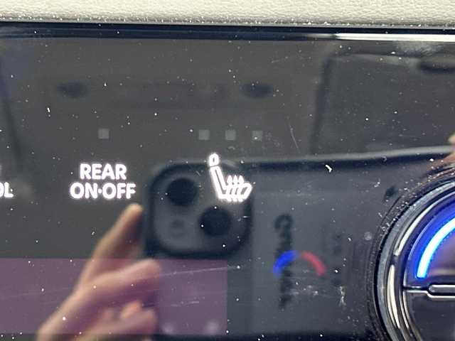 日産 セレナ e－パワー ルキシオン 三重県 2023(令5)年 0.8万km ミディアムブルーメタリック /禁煙車//純正12.3インチnissanコネクトナビ//アラウンドビューモニター//プロパイロット//プロパイロットパーキング//フロントダイナミックパック//フロントグリルイルミネーション//フロントバンパーイルミネーション//フロントプロテクター//ハンズフリー機能付き両側パワースライドドア//ワイヤレス充電//100V電源//エマージェンシーブレーキ//衝突軽減ブレーキ//レーンキープアシスト//レーダークルーズコントロール//ブラインドスポットモニター//前後コーナーセンサー//インテリジェントスマートルームミラー//純正前後ドライブレコーダー//1列目、2列目シートヒーター//ステアリングヒーター//合皮シート//純正ビルトインETC2.0