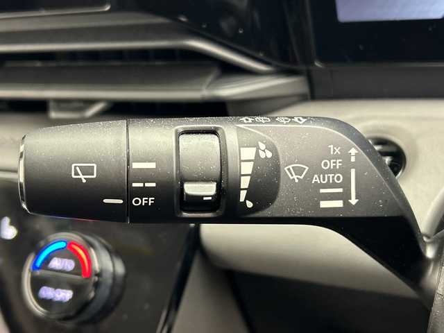 日産 セレナ e－パワー ルキシオン 三重県 2023(令5)年 0.8万km ミディアムブルーメタリック /禁煙車//純正12.3インチnissanコネクトナビ//アラウンドビューモニター//プロパイロット//プロパイロットパーキング//フロントダイナミックパック//フロントグリルイルミネーション//フロントバンパーイルミネーション//フロントプロテクター//ハンズフリー機能付き両側パワースライドドア//ワイヤレス充電//100V電源//エマージェンシーブレーキ//衝突軽減ブレーキ//レーンキープアシスト//レーダークルーズコントロール//ブラインドスポットモニター//前後コーナーセンサー//インテリジェントスマートルームミラー//純正前後ドライブレコーダー//1列目、2列目シートヒーター//ステアリングヒーター//合皮シート//純正ビルトインETC2.0