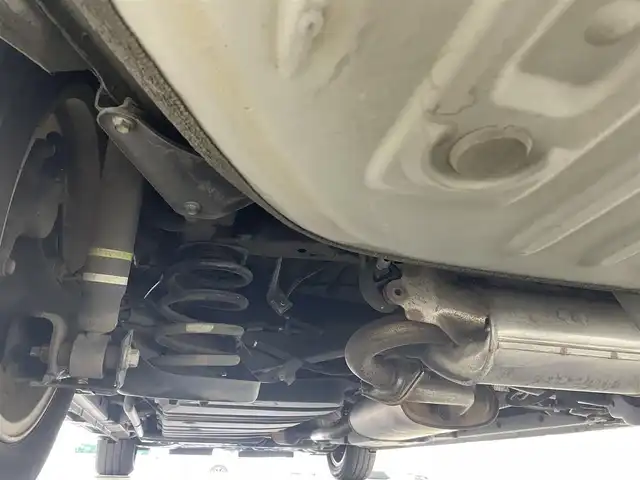 トヨタ ヴォクシー ZS 煌 宮城県 2016(平28)年 7.9万km アイスチタニウムマイカメタリック 純正フリップダウンモニター/両側パワースライドドア/トヨタセーフティセンス/・プリクラッシュセーフティ/・レーントレーシングアシスト/・オートハイビーム/純正ナビ/・CD・DVD・BT・SD/フルセグTV/バックカメラ/LEDヘッドライト/フォグライト/前後ドライブレコーダー/ビルドインETC/後席オートエアコン/8スピーカー/革巻きステアリング/ステアリングスイッチ/純正16インチアルミホイール/純正ドアバイザー/ロールサンシェード/アイドリングストップ/横滑り防止装置/プッシュスタート/スマートキー/電動格納ミラー/スペアキー×1