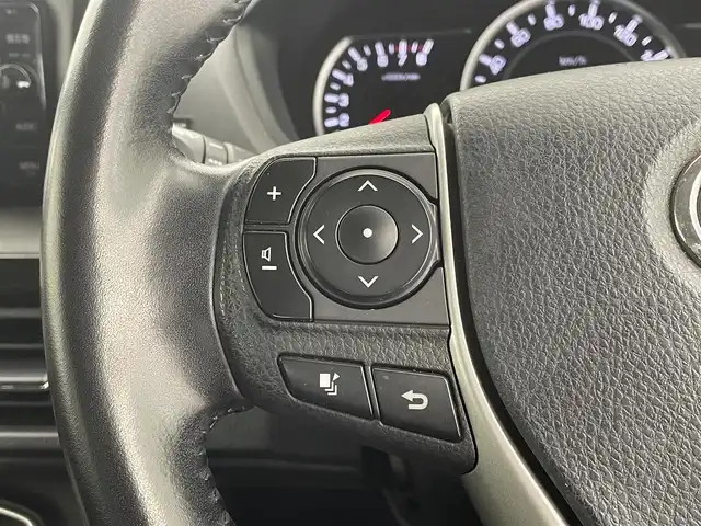 トヨタ ヴォクシー ZS 煌 宮城県 2016(平28)年 7.9万km アイスチタニウムマイカメタリック 純正フリップダウンモニター/両側パワースライドドア/トヨタセーフティセンス/・プリクラッシュセーフティ/・レーントレーシングアシスト/・オートハイビーム/純正ナビ/・CD・DVD・BT・SD/フルセグTV/バックカメラ/LEDヘッドライト/フォグライト/前後ドライブレコーダー/ビルドインETC/後席オートエアコン/8スピーカー/革巻きステアリング/ステアリングスイッチ/純正16インチアルミホイール/純正ドアバイザー/ロールサンシェード/アイドリングストップ/横滑り防止装置/プッシュスタート/スマートキー/電動格納ミラー/スペアキー×1
