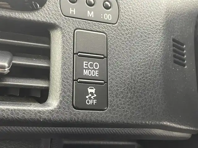 トヨタ ヴォクシー ZS 煌 宮城県 2016(平28)年 7.9万km アイスチタニウムマイカメタリック 純正フリップダウンモニター/両側パワースライドドア/トヨタセーフティセンス/・プリクラッシュセーフティ/・レーントレーシングアシスト/・オートハイビーム/純正ナビ/・CD・DVD・BT・SD/フルセグTV/バックカメラ/LEDヘッドライト/フォグライト/前後ドライブレコーダー/ビルドインETC/後席オートエアコン/8スピーカー/革巻きステアリング/ステアリングスイッチ/純正16インチアルミホイール/純正ドアバイザー/ロールサンシェード/アイドリングストップ/横滑り防止装置/プッシュスタート/スマートキー/電動格納ミラー/スペアキー×1
