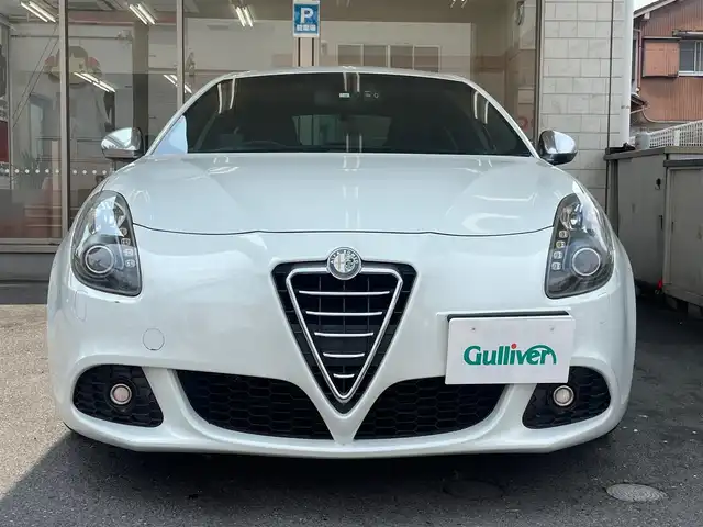 アルファロメオ ジュリエッタ クアドリフォリオ ヴェルデ 愛知県 2012(平24)年 11.5万km 白 /当店買取/禁煙//黒革シート/前席Pシート//1800cc/ターボ//社外マフラー/社外ローダウンサス/社外AW//HID/Aライト//リアスポ//BOSEサウンド//純正フロアマット//社外ナビ/HDD/CD/DVD/Bluetooth/USB//スペアキー1