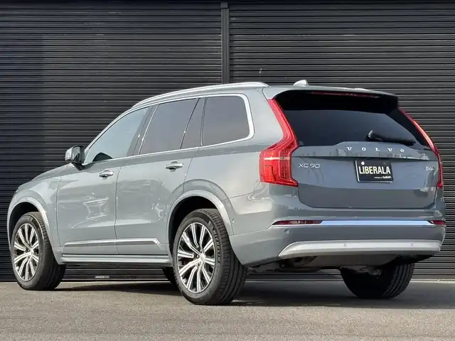 ボルボ ボルボ ＸＣ９０ B6 AWD インスクリプション 山梨県 2022(令4)年 0.8万km グレーＭ ワンオーナー/純正ナビ/　（フルセグTV/BT/AppleCarPlay/AndroidAuto）/360°カメラ/harman/kardon/インテリセーフ/LKA/BLIS/ACC/HUD/黒革/シートヒーター/ベンチレーション/ステアリングヒーター/電動テールゲート/LEDヘッドライト/純正20インチAW/ETC