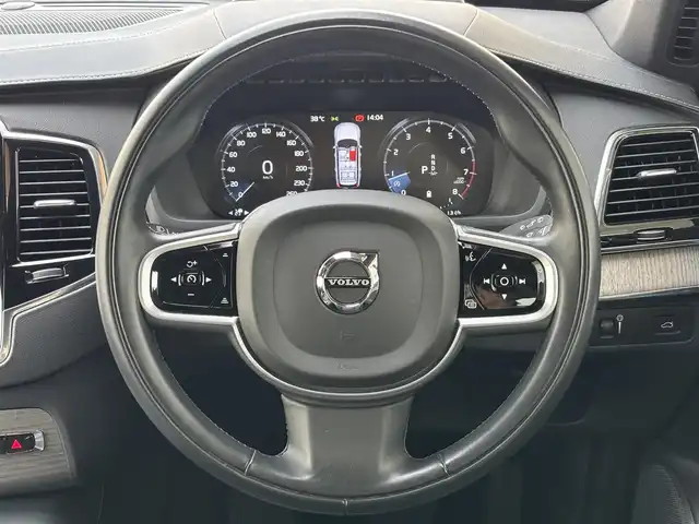 ボルボ ボルボ ＸＣ９０ B6 AWD インスクリプション 山梨県 2022(令4)年 0.8万km グレーＭ ワンオーナー/純正ナビ/　（フルセグTV/BT/AppleCarPlay/AndroidAuto）/360°カメラ/harman/kardon/インテリセーフ/LKA/BLIS/ACC/HUD/黒革/シートヒーター/ベンチレーション/ステアリングヒーター/電動テールゲート/LEDヘッドライト/純正20インチAW/ETC