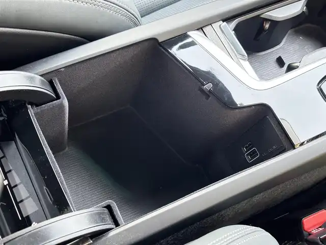 ボルボ ボルボ ＸＣ９０ B6 AWD インスクリプション 山梨県 2022(令4)年 0.8万km グレーＭ ワンオーナー/純正ナビ/　（フルセグTV/BT/AppleCarPlay/AndroidAuto）/360°カメラ/harman/kardon/インテリセーフ/LKA/BLIS/ACC/HUD/黒革/シートヒーター/ベンチレーション/ステアリングヒーター/電動テールゲート/LEDヘッドライト/純正20インチAW/ETC