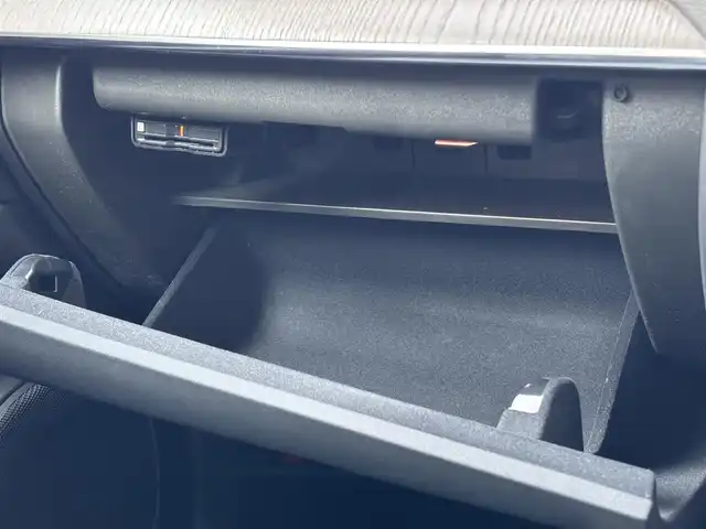 ボルボ ボルボ ＸＣ９０ B6 AWD インスクリプション 山梨県 2022(令4)年 0.8万km グレーＭ ワンオーナー/純正ナビ/　（フルセグTV/BT/AppleCarPlay/AndroidAuto）/360°カメラ/harman/kardon/インテリセーフ/LKA/BLIS/ACC/HUD/黒革/シートヒーター/ベンチレーション/ステアリングヒーター/電動テールゲート/LEDヘッドライト/純正20インチAW/ETC
