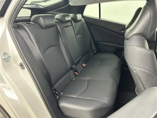 トヨタ プリウス S ツーリングセレクション 岡山県 2021(令3)年 4.3万km プラチナホワイトパールマイカ レーダークルーズコントロール/ビルトインETC2.0/シートヒーター/LEDヘッドライト/ワンオーナー/オートハイビーム/バックカメラ/純正ナビ/Bluetooth/フルセグTV/CD/DVD