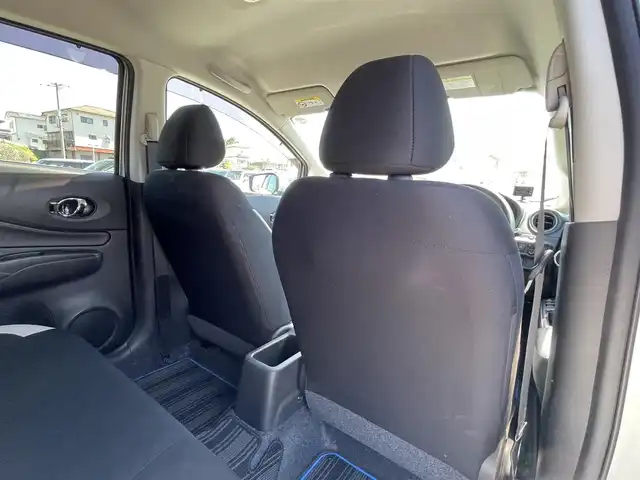 日産 ノート e－パワー X Vセレクション 岡山県 2019(令1)年 1.3万km ブリリアントシルバー 純正ナビ MM319D-W/フルセグTV、CD、DVD、BT、AM、FM/バックカメラ/衝突被害軽減システム/横滑り防止装置/ETC/ドライブレコーダー/オートライト/ウィンカーミラー/電動格納ミラー/純正アルミホイール/アラウンドビューモニター/スマートルームミラー/プッシュスタート/スマートキー/フロアマット/ドアバイザー