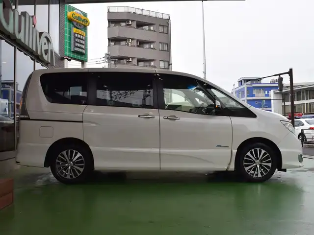日産 セレナ ハイウェイS G S HV Aセーフ 神奈川県 2015(平27)年 5.8万km ブリリアントホワイトパール ワンオーナー/新車時保証書あり/純正HDDナビ/・AM/FM/CD/DVD/SD/BT/AUX//・フルセグ/・全周囲カメラ/両側電動スライドドア/フィリップダウンモニター/衝突軽減ブレーキ/レーンキープアシスト/電動格納ミラー/クルーズコントロール/コーナーセンサー/ウォークスルー/オートライト/HIDヘッドライト/フォグランプ/ウインカーミラー/サンシェード/ビルトインETC/純正マット/スマートキー/スペアキー/プッシュスタート