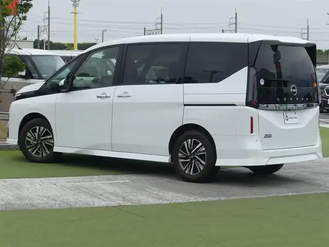 日産 セレナ ハイウェイスター V 千葉県 2023(令5)年 2.7万km プリズムホワイト エマージェンシーブレーキ/プロパイロット/インテリジェントクルーズコントロール/インテリジェントルームミラー/ハンズフリー両側パワースライドドア/純正コネクトナビ/地デジTV/【Bluetooth接続】/アラウンドビューモニター/ドライブレコーダー/革巻きステアリング/ステアリングスイッチ/パドルシフト/ETC/LEDヘッドライト/コーナーセンサー/純正16インチアルミホイル/サイド/カーテンエアバッグ/インテリジェントキー