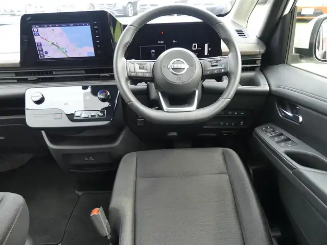 日産 セレナ ハイウェイスター V 千葉県 2023(令5)年 2.7万km プリズムホワイト エマージェンシーブレーキ/プロパイロット/インテリジェントクルーズコントロール/インテリジェントルームミラー/ハンズフリー両側パワースライドドア/純正コネクトナビ/地デジTV/【Bluetooth接続】/アラウンドビューモニター/ドライブレコーダー/革巻きステアリング/ステアリングスイッチ/パドルシフト/ETC/LEDヘッドライト/コーナーセンサー/純正16インチアルミホイル/サイド/カーテンエアバッグ/インテリジェントキー