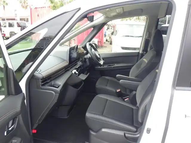 日産 セレナ ハイウェイスター V 千葉県 2023(令5)年 2.7万km プリズムホワイト エマージェンシーブレーキ/プロパイロット/インテリジェントクルーズコントロール/インテリジェントルームミラー/ハンズフリー両側パワースライドドア/純正コネクトナビ/地デジTV/【Bluetooth接続】/アラウンドビューモニター/ドライブレコーダー/革巻きステアリング/ステアリングスイッチ/パドルシフト/ETC/LEDヘッドライト/コーナーセンサー/純正16インチアルミホイル/サイド/カーテンエアバッグ/インテリジェントキー