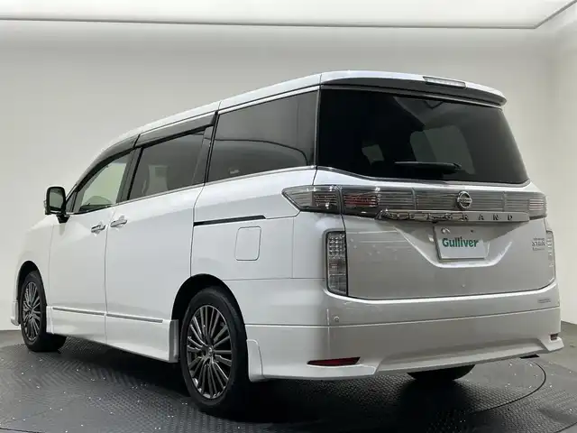 日産 エルグランド 250HWS アーバンクロム 愛媛県 2015(平27)年 4.2万km ブリリアントホワイトパール ・純正ナビ/(フルセグ/CD/DVD/BT)/・全方位カメラ/・クルーズコントロール/・パワーバックドア/・両側パワースライドドア/・フリップダウンモニター/・前後ドライブレコーダー/・純正18インチアルミホイール/・純正フロアマット/・ビルトインETC/・ステアリングリモコン/・ドアバイザー