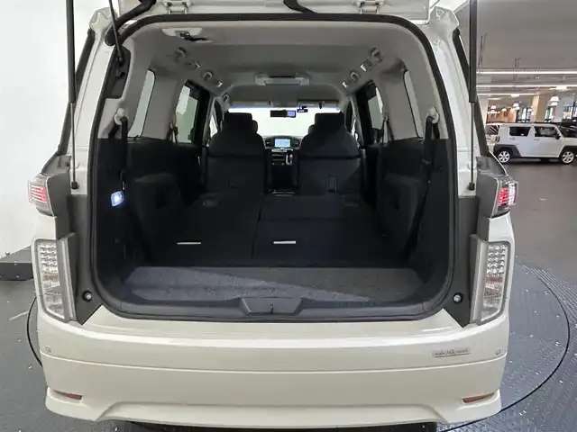 日産 エルグランド 250HWS アーバンクロム 愛媛県 2015(平27)年 4.2万km ブリリアントホワイトパール ・純正ナビ/(フルセグ/CD/DVD/BT)/・全方位カメラ/・クルーズコントロール/・パワーバックドア/・両側パワースライドドア/・フリップダウンモニター/・前後ドライブレコーダー/・純正18インチアルミホイール/・純正フロアマット/・ビルトインETC/・ステアリングリモコン/・ドアバイザー