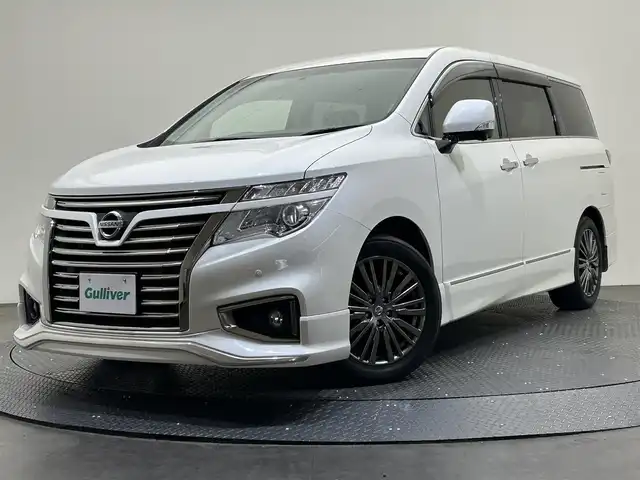 日産 エルグランド 250HWS アーバンクロム 愛媛県 2015(平27)年 4.2万km ブリリアントホワイトパール ・純正ナビ/(フルセグ/CD/DVD/BT)/・全方位カメラ/・クルーズコントロール/・パワーバックドア/・両側パワースライドドア/・フリップダウンモニター/・前後ドライブレコーダー/・純正18インチアルミホイール/・純正フロアマット/・ビルトインETC/・ステアリングリモコン/・ドアバイザー
