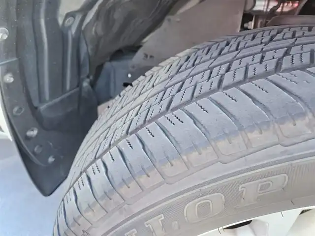 トヨタ ランドクルーザー プラド TZ 長野県 2014(平26)年 4.8万km ホワイトパールクリスタルシャイン ・寒冷地仕様/・サンルーフ/・アルパイン8型ナビ/　(Bluetooth/CD/DVD)/・フルセグTV/・バックカメラ/・ビルトインETC/・クルーズコントロール/・ダウンヒルアシストコントロール/・ヒルスタートアシストコントロール/・アクティブトラクションコントロール/・LEDヘッドランプ/・オートライト/・オートエアコン/・木目調/革巻きコンビステアリング/・ステアリングスイッチ/・レザー調シートカバー付/・純正18インチアルミホイール/・スマートエントリー/スタートシステム/・禁煙車