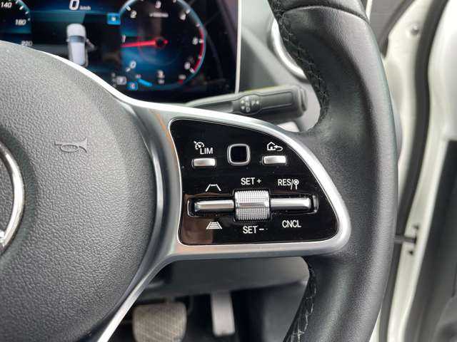 メルセデス・ベンツ ＧＬＡ２００ｄ 4マチック 埼玉県 2020(令2)年 3.3万km ポーラホワイト パノラミックスライディングルーフ/黒ハーフレザーシート/レーダーセーフティＰＫＧ/純正HDDナビ/(Bluetooth/USB/フルセグ)/３６０度カメラ/パワーシート/シートヒーター/パワーバックドア/ドライブレコーダー/ＥＴＣ