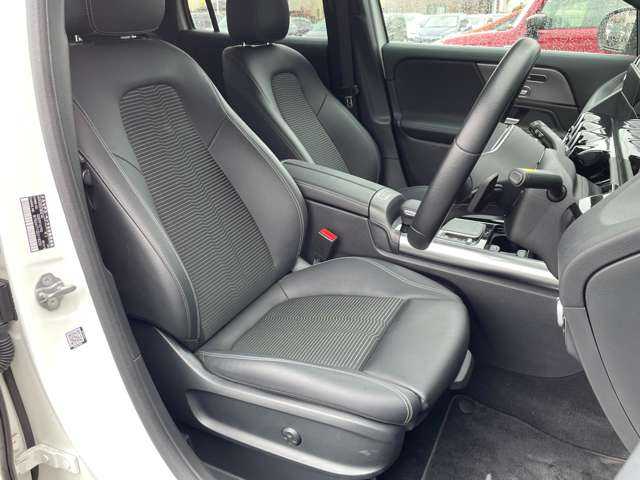 メルセデス・ベンツ ＧＬＡ２００ｄ 4マチック 埼玉県 2020(令2)年 3.3万km ポーラホワイト パノラミックスライディングルーフ/黒ハーフレザーシート/レーダーセーフティＰＫＧ/純正HDDナビ/(Bluetooth/USB/フルセグ)/３６０度カメラ/パワーシート/シートヒーター/パワーバックドア/ドライブレコーダー/ＥＴＣ