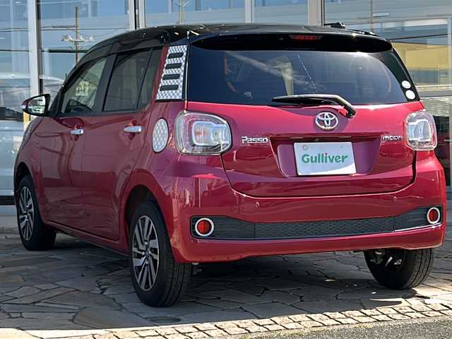 トヨタ パッソ モーダ　Gパッケージ 静岡県 2016(平28)年 4.9万km ブラックマイカ/マゼンダベリーメタリック 純正ナビ/・AM/FM/・CD/DVD/・SD録音/・フルセグTV/・Bluetooth/主要装備/・ドライブレコーダー/・ＥＴＣ/・バックカメラ/・ＬＥＤヘッドライト/・プッシュスタート/・プリクラッシュセーフティ/・アイドリングストップ/・横滑り防止装置/・オートエアコン/・オートライト/・フォグランプ