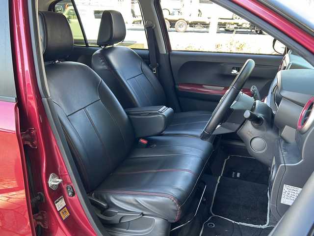 トヨタ パッソ モーダ　Gパッケージ 静岡県 2016(平28)年 4.9万km ブラックマイカ/マゼンダベリーメタリック 純正ナビ/・AM/FM/・CD/DVD/・SD録音/・フルセグTV/・Bluetooth/主要装備/・ドライブレコーダー/・ＥＴＣ/・バックカメラ/・ＬＥＤヘッドライト/・プッシュスタート/・プリクラッシュセーフティ/・アイドリングストップ/・横滑り防止装置/・オートエアコン/・オートライト/・フォグランプ