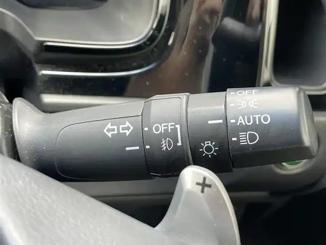 ホンダ シャトル ハイブリッド X ホンダセンシング 佐賀県 2020(令2)年 2万km プラチナホワイトパール ワンオーナー/ホンダセンシング/・衝突軽減ブレーキ/・誤発進抑制機能/・路外逸脱抑制機能/・アダプティブクルーズコントロール/・車線維持支援システム/純正SDナビ/・CD/BT/SD/バックカメラ/オートライト/LEDヘッドライト/フォグランプ/純正前後ドライブレコーダー/パドルシフト/ハーフレザーシート/前席シートヒーター/純正フロアマット/ビルトインETC/取扱説明書/保証書