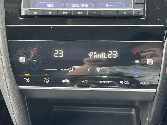 ホンダ シャトル ハイブリッド X ホンダセンシング 佐賀県 2020(令2)年 2万km プラチナホワイトパール ワンオーナー/ホンダセンシング/・衝突軽減ブレーキ/・誤発進抑制機能/・路外逸脱抑制機能/・アダプティブクルーズコントロール/・車線維持支援システム/純正SDナビ/・CD/BT/SD/バックカメラ/オートライト/LEDヘッドライト/フォグランプ/純正前後ドライブレコーダー/パドルシフト/ハーフレザーシート/前席シートヒーター/純正フロアマット/ビルトインETC/取扱説明書/保証書