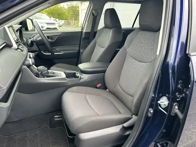 トヨタ ＲＡＶ４ ハイブリットX 千葉県 2024(令6)年 0.1万km ダークブルーマイカ サンルーフ ナビＮＭＺＫ－Ｗ７３Ｄ　バックカメラ　２．０ＥＴＣ　クルコン　ドラレコ　フルセグ　１００Ｖ充電　スマートキー マット バイザー ＬＥＤライト オートライト 17インチAW セーフティセンス