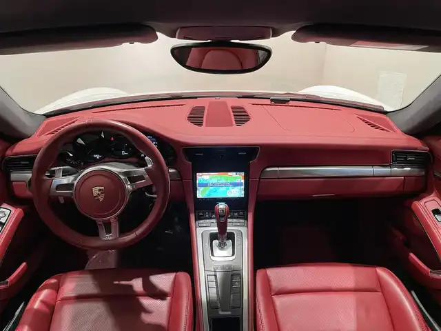 ポルシェ ９１１ カレラ 愛知県 2013(平25)年 1.4万km ピュアホワイト カレラレッド／レザーインテリア　/スポーツデザインステアリング　/シートヒーター　/ＰＤＬＳ　/電動格納ミラー/カラークレスト　/純正ナビ　/バックカメラ　/Ｂｌｕｅｔｏｏｔｈ　/フルセグＴＶ　/オートライト　/ＥＴＣ/パワーシート/アイドリングストップ