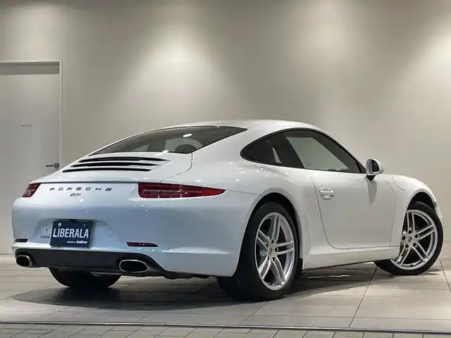 ポルシェ ９１１ カレラ 愛知県 2013(平25)年 1.4万km ピュアホワイト カレラレッド／レザーインテリア　/スポーツデザインステアリング　/シートヒーター　/ＰＤＬＳ　/電動格納ミラー/カラークレスト　/純正ナビ　/バックカメラ　/Ｂｌｕｅｔｏｏｔｈ　/フルセグＴＶ　/オートライト　/ＥＴＣ/パワーシート/アイドリングストップ