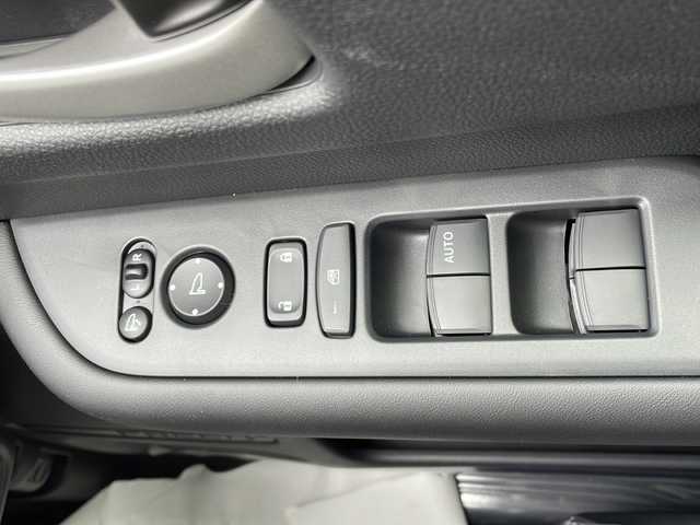 ホンダ フリード ハイブリット e:HEV AIR EX 山口県 2025(令7)年 0.1千km プラチナホワイトパール 9インチ純正ナビ　[LXM-242ZFNI]/・AM/FM/USB/Apple CarPlay/Android Auto/Bluetooth/フルセグテレビ/バックカメラ/純正LEDヘッドライト/純正アルミホイール/プッシュスタート/スペアキー/両側パワースライドドア/アイドリングストップ/Honda SENSING/　・急アクセル抑制機能/　・渋滞追従機能付アダプティブクルーズコントロール（ACC）/　・トラフィックジャムアシスト（渋滞運転支援機能）/　・ブラインドスポットインフォメーション/　・衝突軽減ブレーキ（CMBS）/　・VSA（ABS＋TCS＋横滑り抑制）/　・オートライトコントロール/　・車線維持支援システム（LKAS）/　・先行車発進お知らせ機能