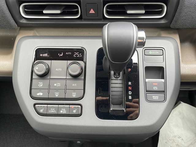 ホンダ フリード ハイブリット e:HEV AIR EX 山口県 2025(令7)年 0.1千km プラチナホワイトパール 9インチ純正ナビ　[LXM-242ZFNI]/・AM/FM/USB/Apple CarPlay/Android Auto/Bluetooth/フルセグテレビ/バックカメラ/純正LEDヘッドライト/純正アルミホイール/プッシュスタート/スペアキー/両側パワースライドドア/アイドリングストップ/Honda SENSING/　・急アクセル抑制機能/　・渋滞追従機能付アダプティブクルーズコントロール（ACC）/　・トラフィックジャムアシスト（渋滞運転支援機能）/　・ブラインドスポットインフォメーション/　・衝突軽減ブレーキ（CMBS）/　・VSA（ABS＋TCS＋横滑り抑制）/　・オートライトコントロール/　・車線維持支援システム（LKAS）/　・先行車発進お知らせ機能