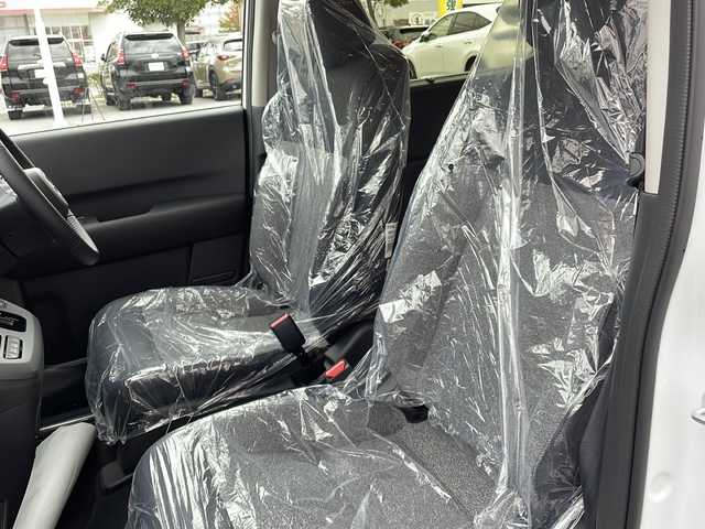 ホンダ フリード ハイブリット e:HEV AIR EX 山口県 2025(令7)年 0.1千km プラチナホワイトパール 9インチ純正ナビ　[LXM-242ZFNI]/・AM/FM/USB/Apple CarPlay/Android Auto/Bluetooth/フルセグテレビ/バックカメラ/純正LEDヘッドライト/純正アルミホイール/プッシュスタート/スペアキー/両側パワースライドドア/アイドリングストップ/Honda SENSING/　・急アクセル抑制機能/　・渋滞追従機能付アダプティブクルーズコントロール（ACC）/　・トラフィックジャムアシスト（渋滞運転支援機能）/　・ブラインドスポットインフォメーション/　・衝突軽減ブレーキ（CMBS）/　・VSA（ABS＋TCS＋横滑り抑制）/　・オートライトコントロール/　・車線維持支援システム（LKAS）/　・先行車発進お知らせ機能