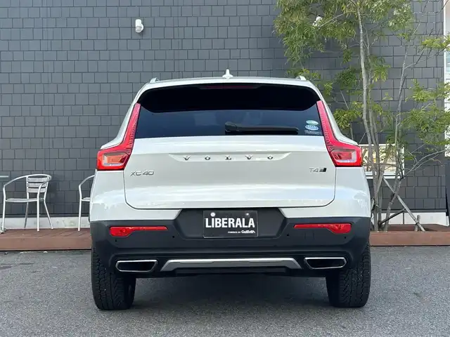 ボルボ ＸＣ４０ T4 AWD インスクリプション 滋賀県 2019(平31)年 3.7万km クリスタルホワイトP harman/kardonサラウンド/本革シート/シートヒーター/ステアリングヒーター/純正ナビ/USB/Bluetooth/フルセグTV/360°カメラ/LEDヘッドライト/ワイヤレスチャージング/パワーテールゲート/クリスタルシフトノブ