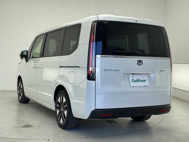 ホンダ ステップワゴン eHEV エアー EX 千葉県 2025(令7)年 0.1千km プラチナホワイトパール 登録済未使用車/純正11インチナビ/　CD/DVD/Bluetooth/フルセグTV/　Apple car play/Android Auto/ホンダセンシング/レーダークルーズコントロール/レーンキープアシスト/衝突軽減ブレーキ/クリアランスソナー/ブラインドスポットモニター/先行車発進警報/標識認識機能/電動パーキング/オートホールド/オートハイビーム/両側パワスラ/パワーバックドア/前席シートヒーター/パドルシフト/LEDライト/フォグランプ/シートバックテーブル/後席USB端子/ロールサンシェード