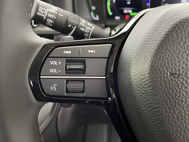 ホンダ ステップワゴン eHEV エアー EX 千葉県 2025(令7)年 0.1千km プラチナホワイトパール 登録済未使用車/純正11インチナビ/　CD/DVD/Bluetooth/フルセグTV/　Apple car play/Android Auto/ホンダセンシング/レーダークルーズコントロール/レーンキープアシスト/衝突軽減ブレーキ/クリアランスソナー/ブラインドスポットモニター/先行車発進警報/標識認識機能/電動パーキング/オートホールド/オートハイビーム/両側パワスラ/パワーバックドア/前席シートヒーター/パドルシフト/LEDライト/フォグランプ/シートバックテーブル/後席USB端子/ロールサンシェード