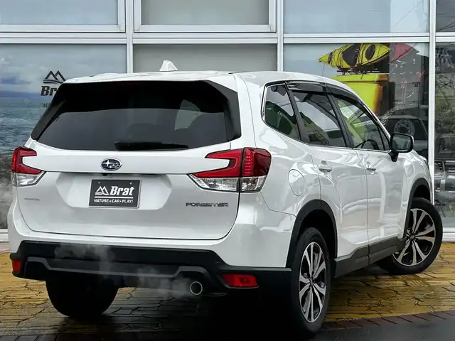 スバル フォレスター プレミアム 道北・旭川 2020(令2)年 2.8万km クリスタルホワイトP ワンオーナー/純正8インチナビ/フルセグTV/左サイド、バックカメラ/ドライブレコーダー/ハーフレザーシート/前席パワーシート/全席シートヒーター/ステアリングヒーター/クルーズコントロール/プッシュスタート/スマートキー/LEDヘッドライト/ナノイー/XーMODE/SRH/ETC