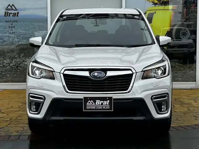 スバル フォレスター プレミアム 道北・旭川 2020(令2)年 2.8万km クリスタルホワイトP ワンオーナー/純正8インチナビ/フルセグTV/左サイド、バックカメラ/ドライブレコーダー/ハーフレザーシート/前席パワーシート/全席シートヒーター/ステアリングヒーター/クルーズコントロール/プッシュスタート/スマートキー/LEDヘッドライト/ナノイー/XーMODE/SRH/ETC