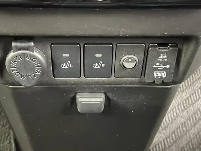 トヨタ タンク カスタムG 熊本県 2019(令1)年 4.2万km ブラックマイカメタリック/パールホワイト2トーン 禁煙車　/純正ナビNSZT-W68T（ＣＤ・ＤＶＤ・フルセグ・ＢＴ・ＵＳＢ）/バックカメラ　/純正前方ドライブレコーダー　/クルーズコントロール/ビルトインＥＴＣ　/両側パワースライドドア　/前後クリアランスソナー　/前席シートヒーター/衝突軽減ブレーキ/横滑り防止/アイドリングストップ/ISOFIX/純正フロアマット/純正１４インチAW/オートライト/オートマチックハイビーム/スマートキー/プッシュスタート/取扱説明書