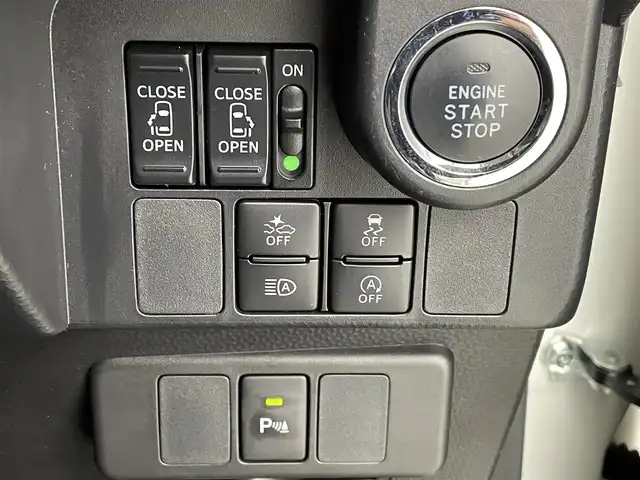 トヨタ タンク カスタムG 熊本県 2019(令1)年 4.2万km ブラックマイカメタリック/パールホワイト2トーン 禁煙車　/純正ナビNSZT-W68T（ＣＤ・ＤＶＤ・フルセグ・ＢＴ・ＵＳＢ）/バックカメラ　/純正前方ドライブレコーダー　/クルーズコントロール/ビルトインＥＴＣ　/両側パワースライドドア　/前後クリアランスソナー　/前席シートヒーター/衝突軽減ブレーキ/横滑り防止/アイドリングストップ/ISOFIX/純正フロアマット/純正１４インチAW/オートライト/オートマチックハイビーム/スマートキー/プッシュスタート/取扱説明書